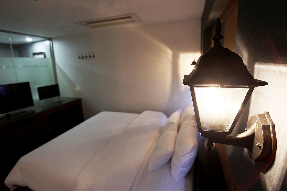 The Ace Hotel Seoul Bagian luar foto
